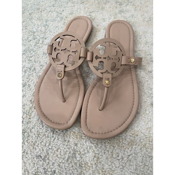 Tory Burch Sandal Size 10M Sandals Thong Flat Miller Tan Patent Leather Brazil - Picture 1 of 11